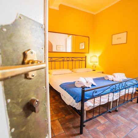 S1 - Serristori Tower Apt - Dolcevita Holiday Флоренция Экстерьер фото