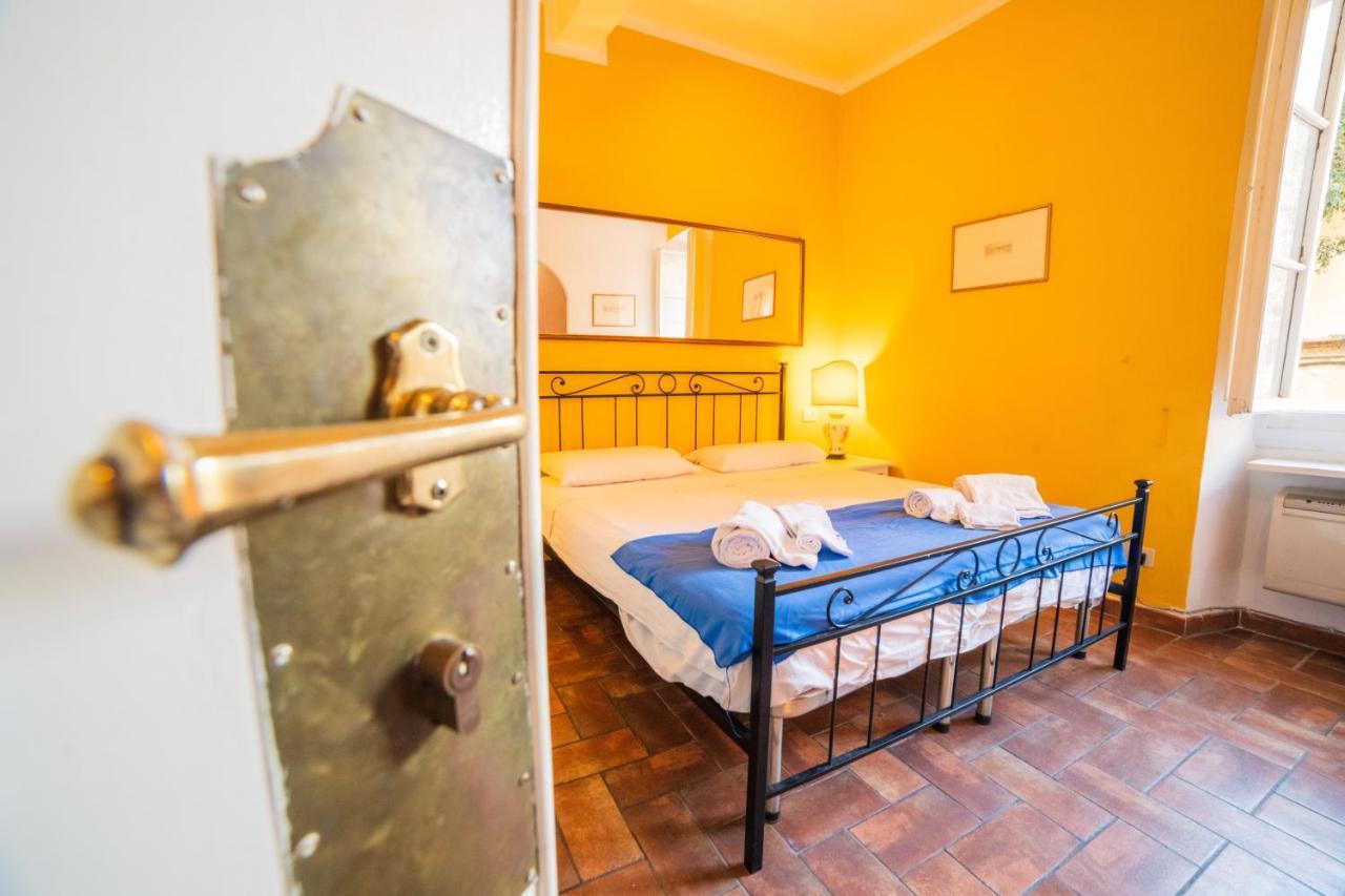 S1 - Serristori Tower Apt - Dolcevita Holiday Флоренция Экстерьер фото