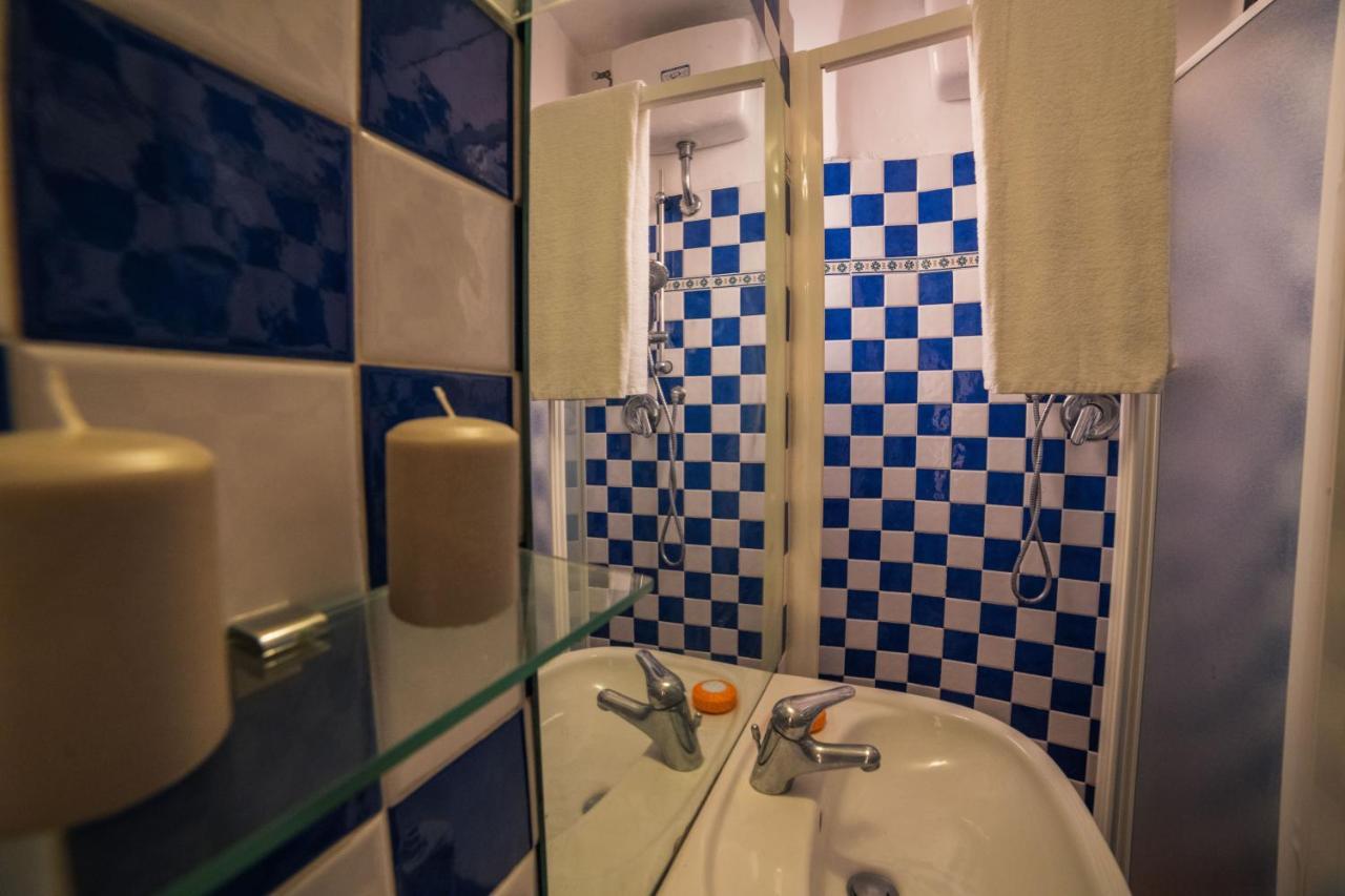 S1 - Serristori Tower Apt - Dolcevita Holiday Флоренция Экстерьер фото