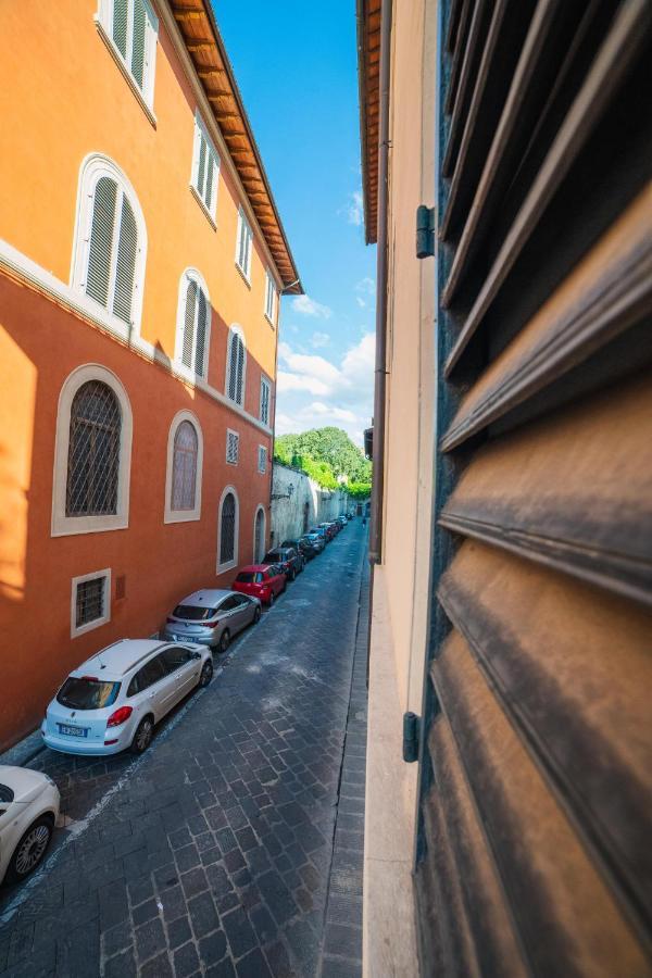 S1 - Serristori Tower Apt - Dolcevita Holiday Флоренция Экстерьер фото