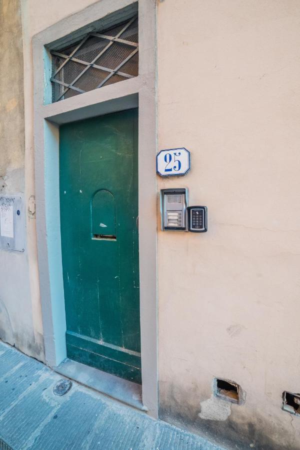 S1 - Serristori Tower Apt - Dolcevita Holiday Флоренция Экстерьер фото
